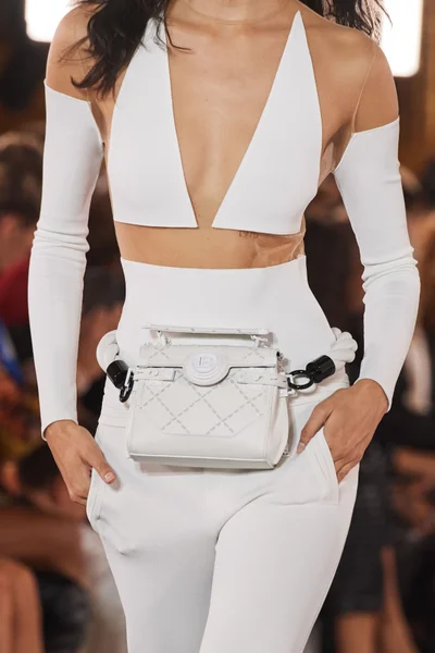 Look 17